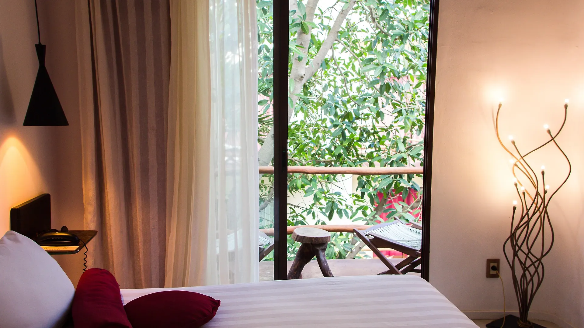 Hotel Kinbe - Few Steps From 5Th Avenue And The Beach Playa del Carmen 4*,